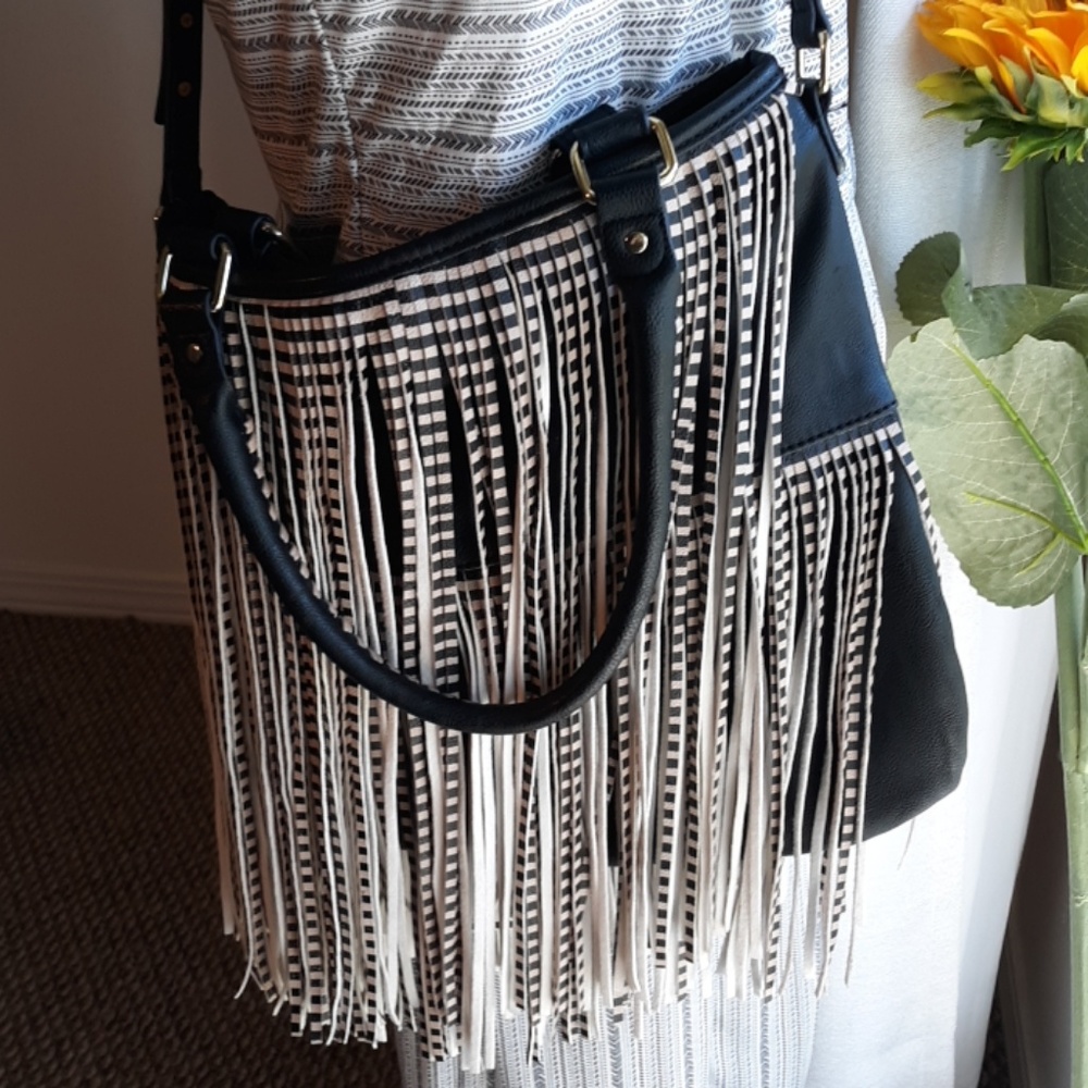 STEVE MADDEN blk,brown, white fringe bag